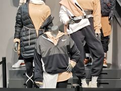 -王府井奥莱临潼小镇(临潼店)