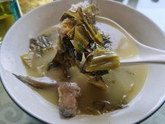 -依江春水烤鸭店