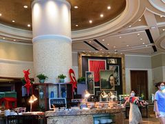 大堂-大中华希尔顿酒店-念自助餐·嗨啤·小龙虾