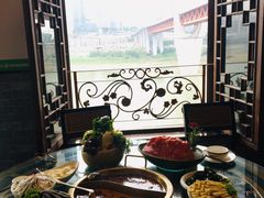 -小天鹅火锅·一线江景洪鼎旗舰店(洪崖洞店)