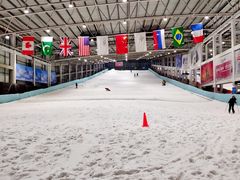 -乔波室内滑雪场