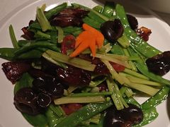 -八府香鸭·啫啫煲(华山路店)