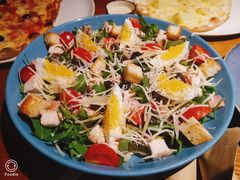 老教堂色拉-JINNS锦时 steak&pizza(浸信会礼拜堂旧址店)
