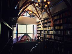 -钟书阁(松江泰晤士小镇店)