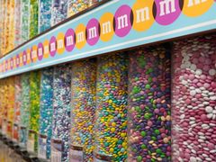 -m豆巧克力世界(上海世茂广场店)