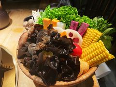 -湊湊火锅·茶憩(杭州湖滨银泰in77店)