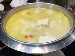 -东口码头·烧鸽子·鱼头泡饼·地方菜(金鹰悦城店)