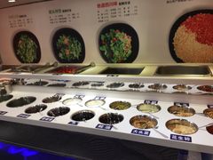 自助调料区-屋头串串(临江路店)
