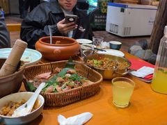 -老滇山寨•云南特色菜•地方菜•民族风情歌舞表演(金碧店)