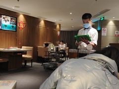 -海底捞火锅鲜切牛肉主题店(长寿路店)