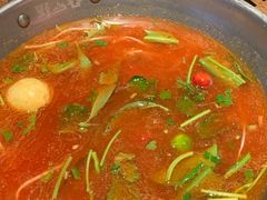 -野山舂·贵州现舂酸汤火锅(鸿通城店)