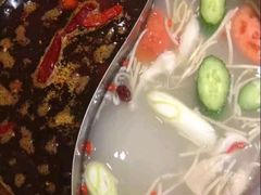 -何氏串串香火锅(翠亨店)