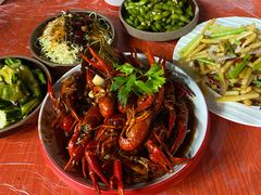 -老街烧烤大排档·地道湖北菜·龙虾馆(汉口火车站店)
