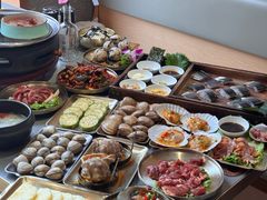 -围炉肉舍•炭烤活鳗•丹东海鲜烤肉(步行街店)