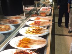 自助取餐区-大中华希尔顿酒店-念自助餐·嗨啤·小龙虾