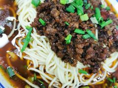 -渝之汇牛肉豌杂面