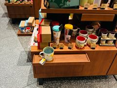-星巴克臻选(上海虹桥新天地三店)