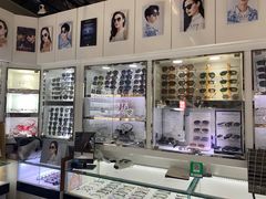 -臻美视爵眼镜·明月·依视路·蔡司折扣店(广渠门店)