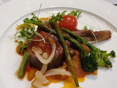 香煎羊排配杂菜-北京励骏酒店-碧翠法国餐厅