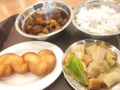 -华中科技大学东三学生食堂