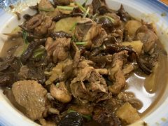 小鸡炖蘑菇-东北酱骨头馆(蓁巷店)