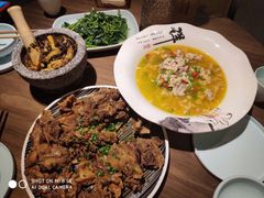 -有红鸡毛店·川菜(建设路店)