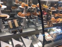 面包甜点陈列柜-星巴克(福州长乐长山湖分店)