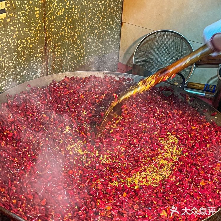 来重庆第一件事：直奔这家手撕兔！！！