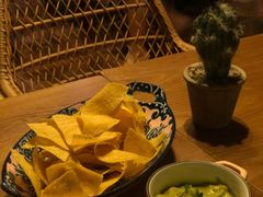 玉米片配牛油果-TEQO·Mexican food & Bar