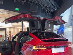 -TESLA 特斯拉(上海太古汇体验店)