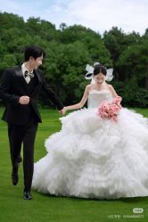 -喜爱高定婚纱摄影