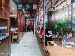 大堂-阿瓦山寨·湘菜现炒·剁椒鱼头王(咸阳总店)