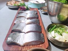 -围炉肉舍丹东海鲜烤肉·烤活鳗(步行街店)