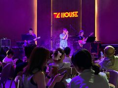 -TZ House音乐现场(来福士中心店)