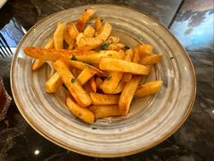 木姜子薯条-LESCEDARS Brasserie Bistro香柏树