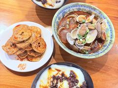 -爆炸头阿姨小四川正宗川味小吃(无任何分店)