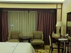 -深圳君逸国际酒店(龙岗横岗塘坑地铁站店)