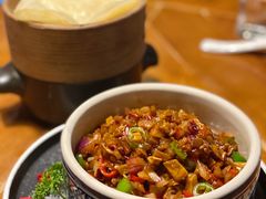 传统黑三剁配薄饼-雀舞云南菜(天津天河城购物中心店)