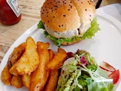 招牌牛肉汉堡-UPPER KITCHEN(延安路店)