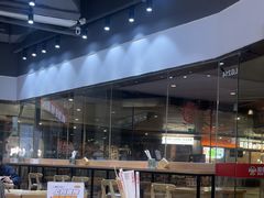 -魔都三兄弟·酸辣粉·小面炸串(虹桥万科店)