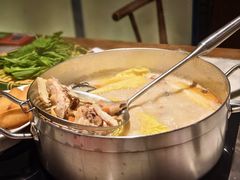 -尚尚仙·酸汤猪手·猪肚鸡火锅(华联万柳购物中心店)