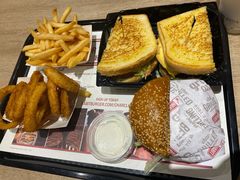 -The Habit Burger Grill 哈比特汉堡(爱琴海店)