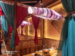 -老滇山寨•云南特色菜•地方菜•民族风情歌舞表演(金碧店)