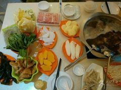 -悦牧·酸汤牛肉火锅(沃尔玛店)