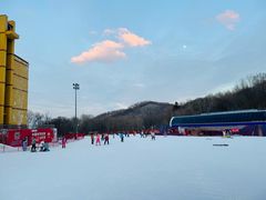 -亚布力新体委滑雪场
