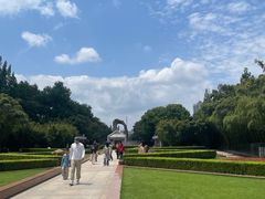 -上海市龙华烈士陵园