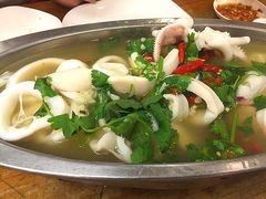 -J Daeng Seafood