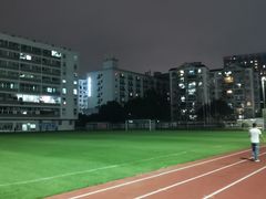 -燕子岗体育场