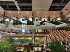 -燕山大酒店