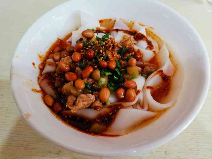 刘二妈米皮(花果园店)-"我们遵义的名小吃了,经常等车的时候来一碗.